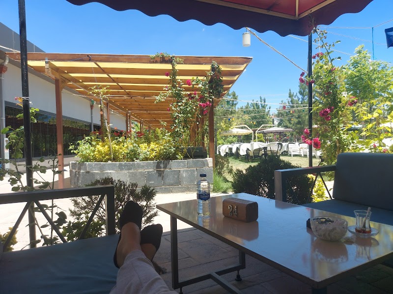 Emirgan Cafe & Nargile Logo