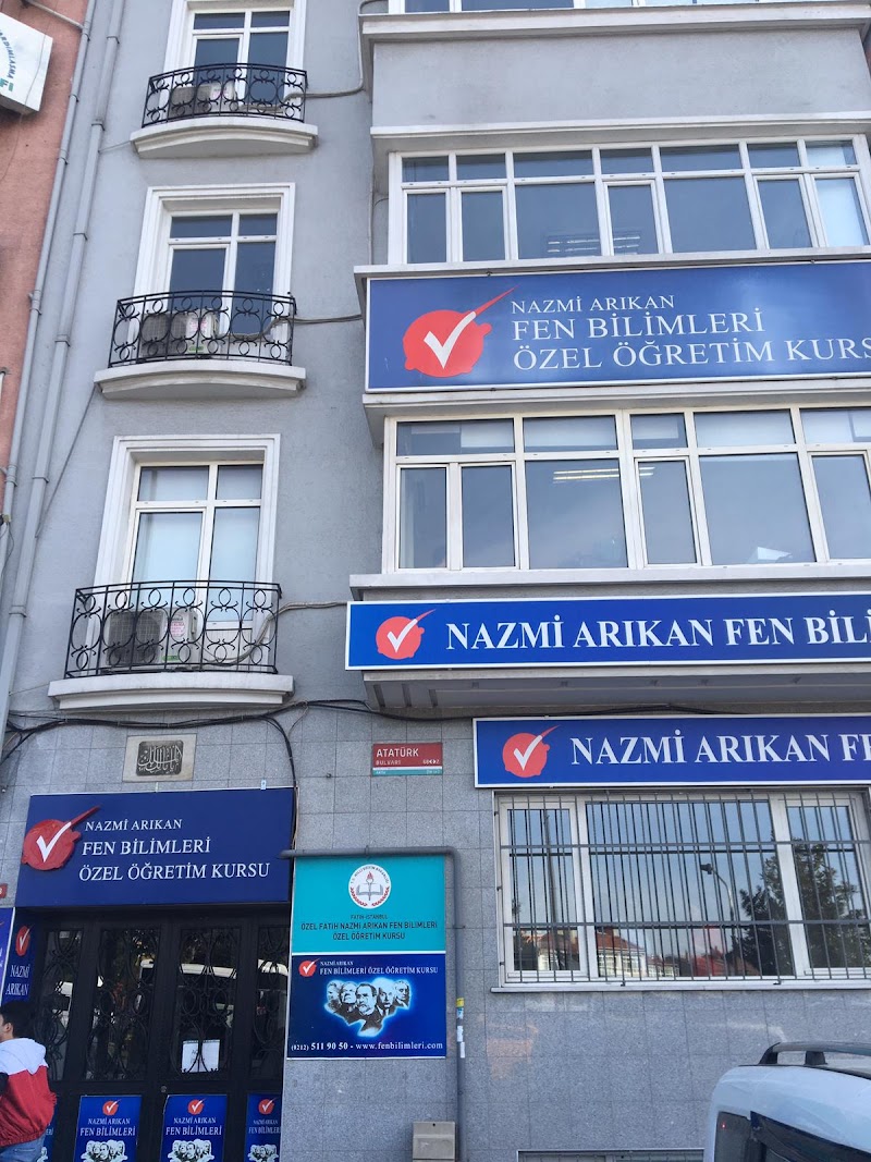 Nazmi Arıkan Fen Bilimleri Özel Öğretim Kursu Logo