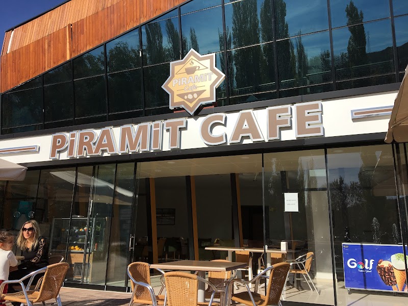 Piramit Cafe Logo