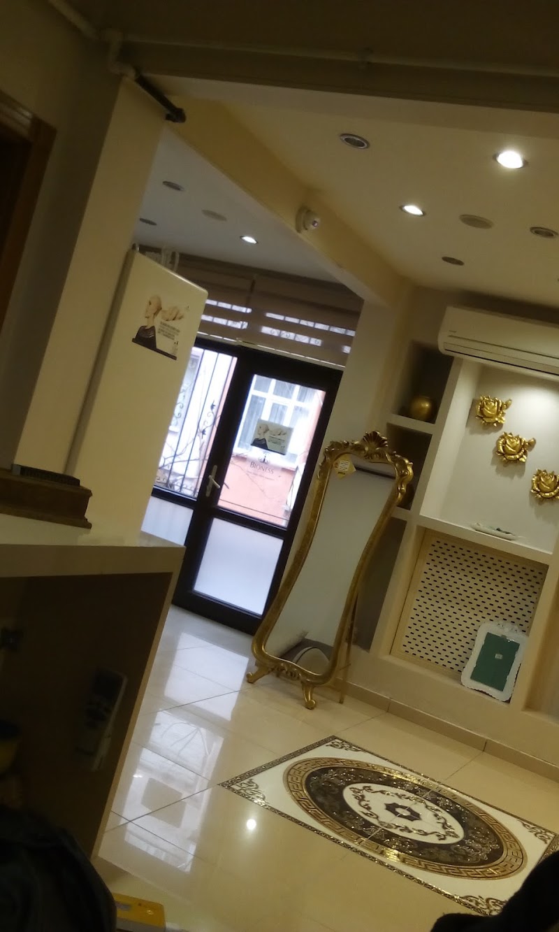 Rose Bayan Kuaforu ve Guzellik Salonu Logo
