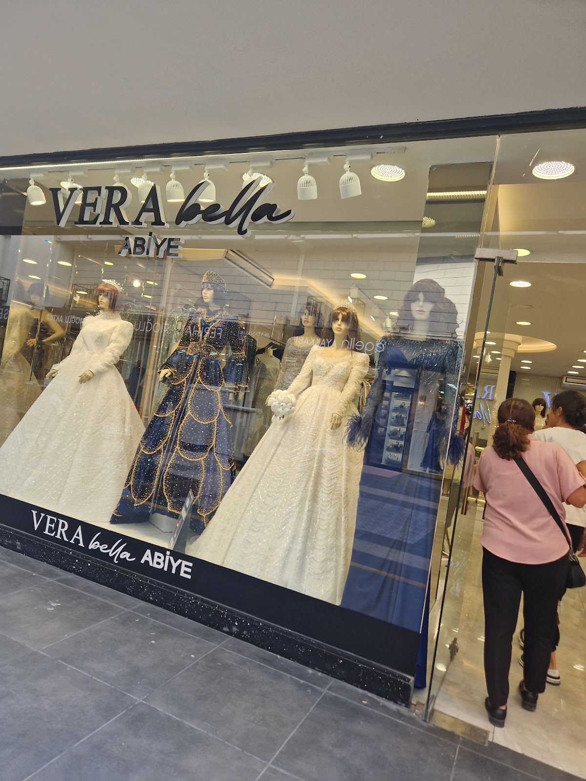 Verabella Gelinlik Logo