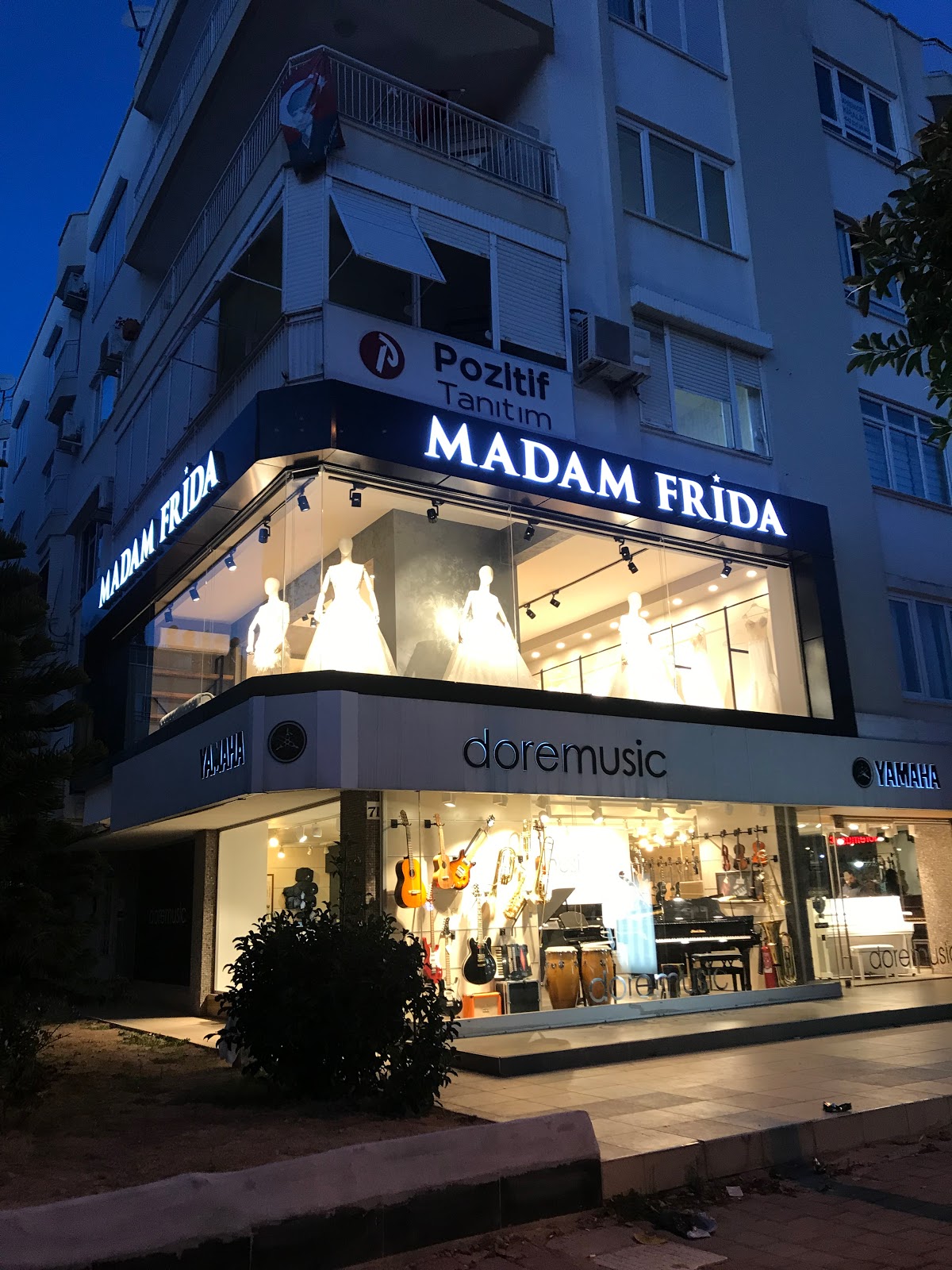 Madam Frida Gelinlik Antalya Logo