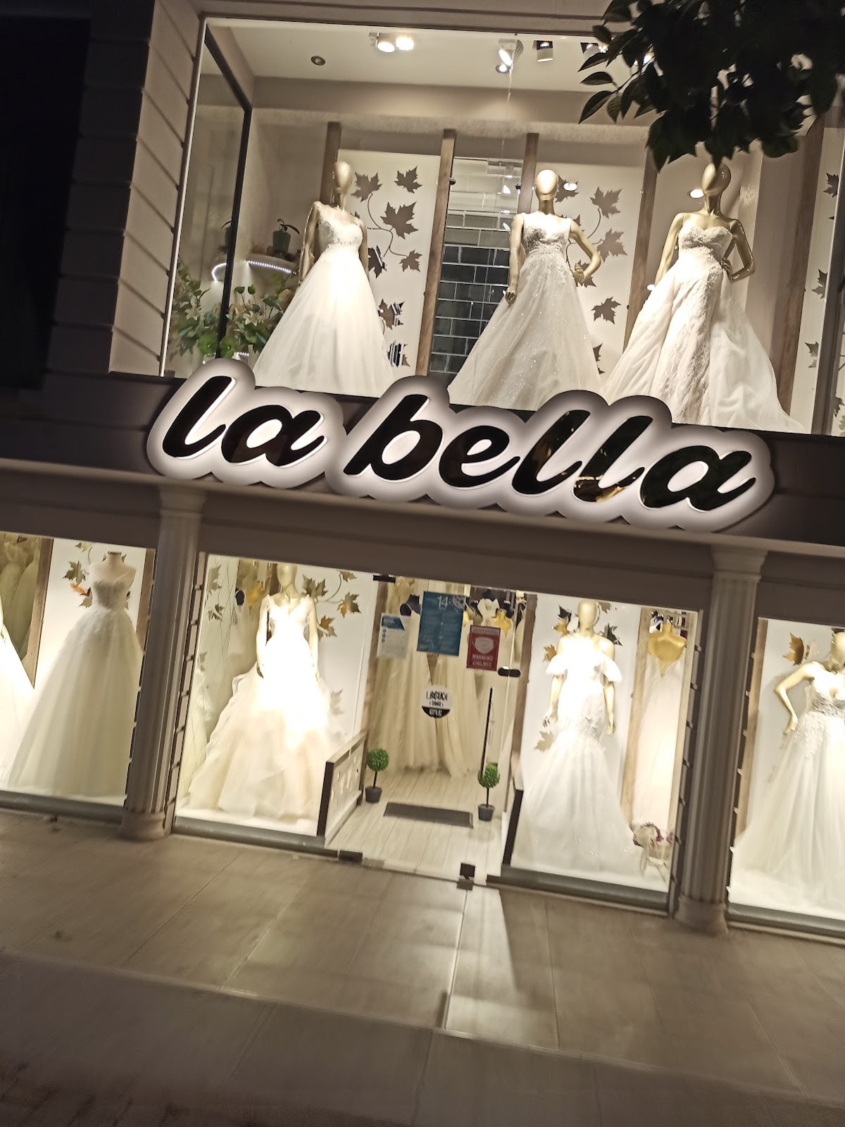 La' Bella Logo