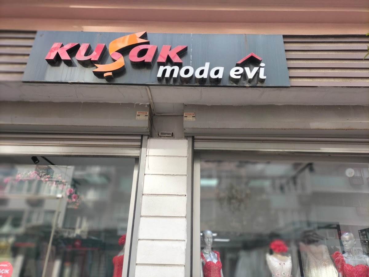 Kușak Moda Evi Logo