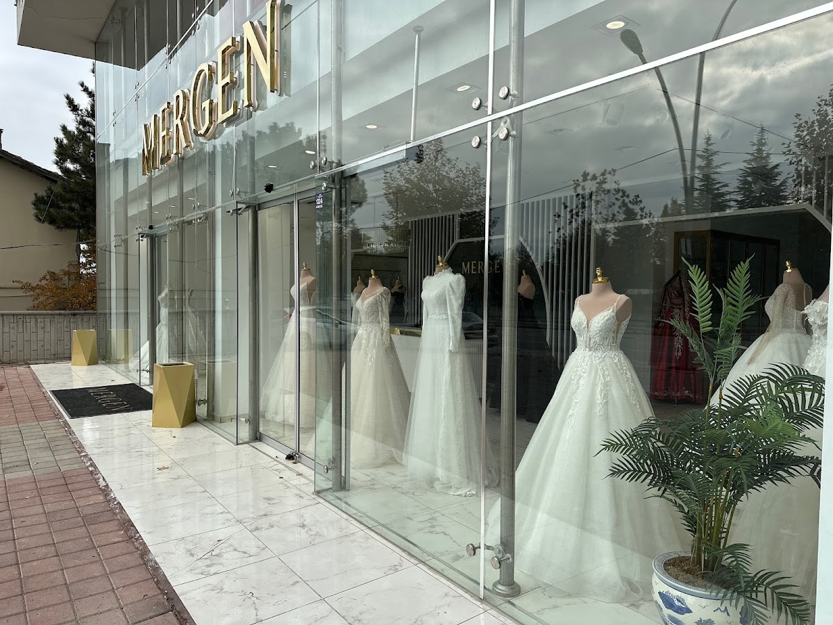 MERGEN GELİNLİK & ABİYE Logo