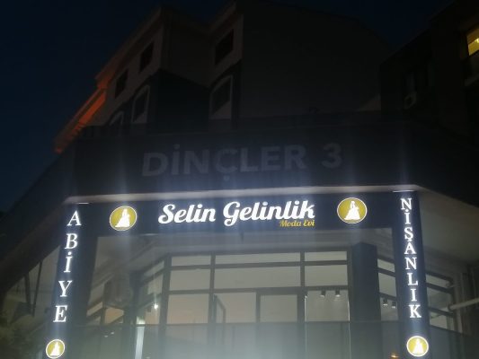 Selin Gelinlik ve Moda Evi