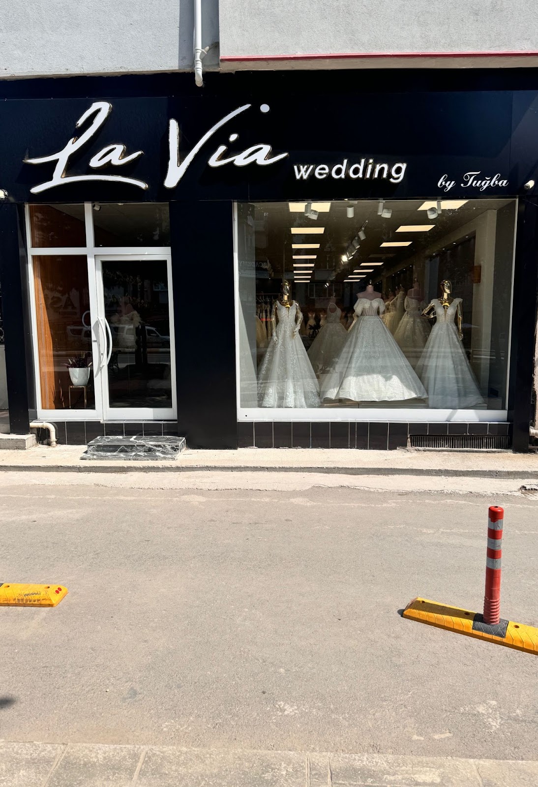 La Via Wedding Logo