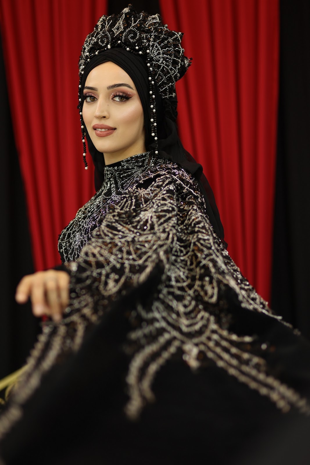 ASLI ÇİMEN TÜRBAN TASARIM - MAKEUP STUDIO VE ASLI ÇİMEN COUTURE Logo