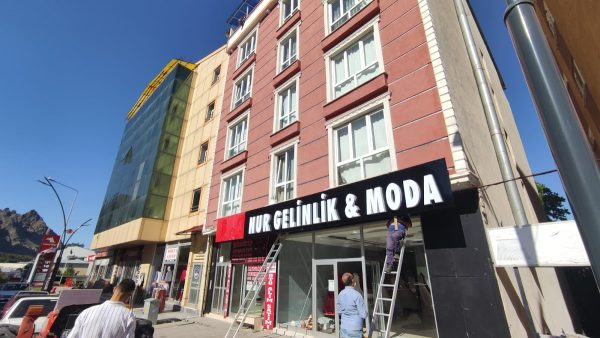 Nur Gelinlik ve Moda
