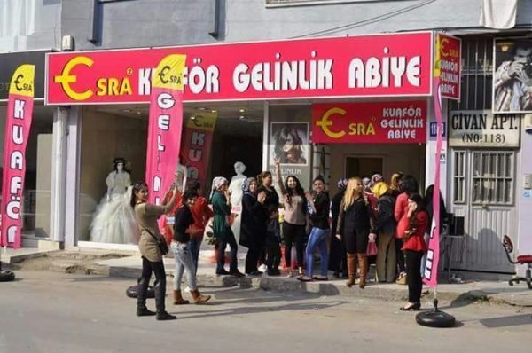 ESRA UYSAL GELİNLİK KINALIK BİNDALLI TUVALET SALONU