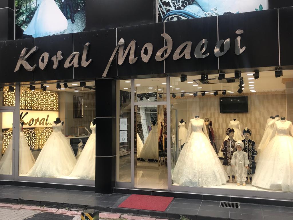Koral Moda Evi Gelinlik Abiye Satışı Logo