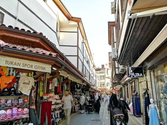 Azra Gelinlik & Moda Evi