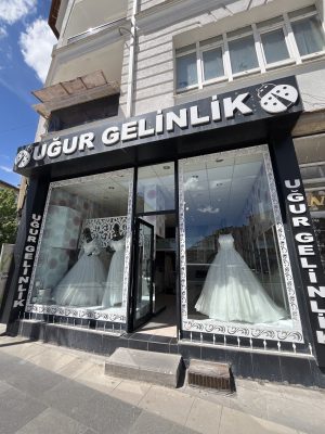 Uğur Gelinlik