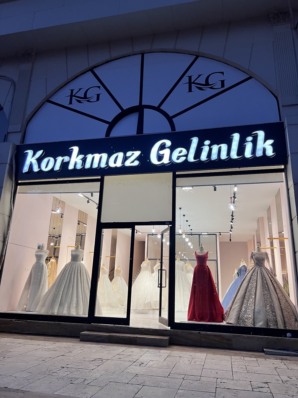 Korkmaz gelinlik Logo
