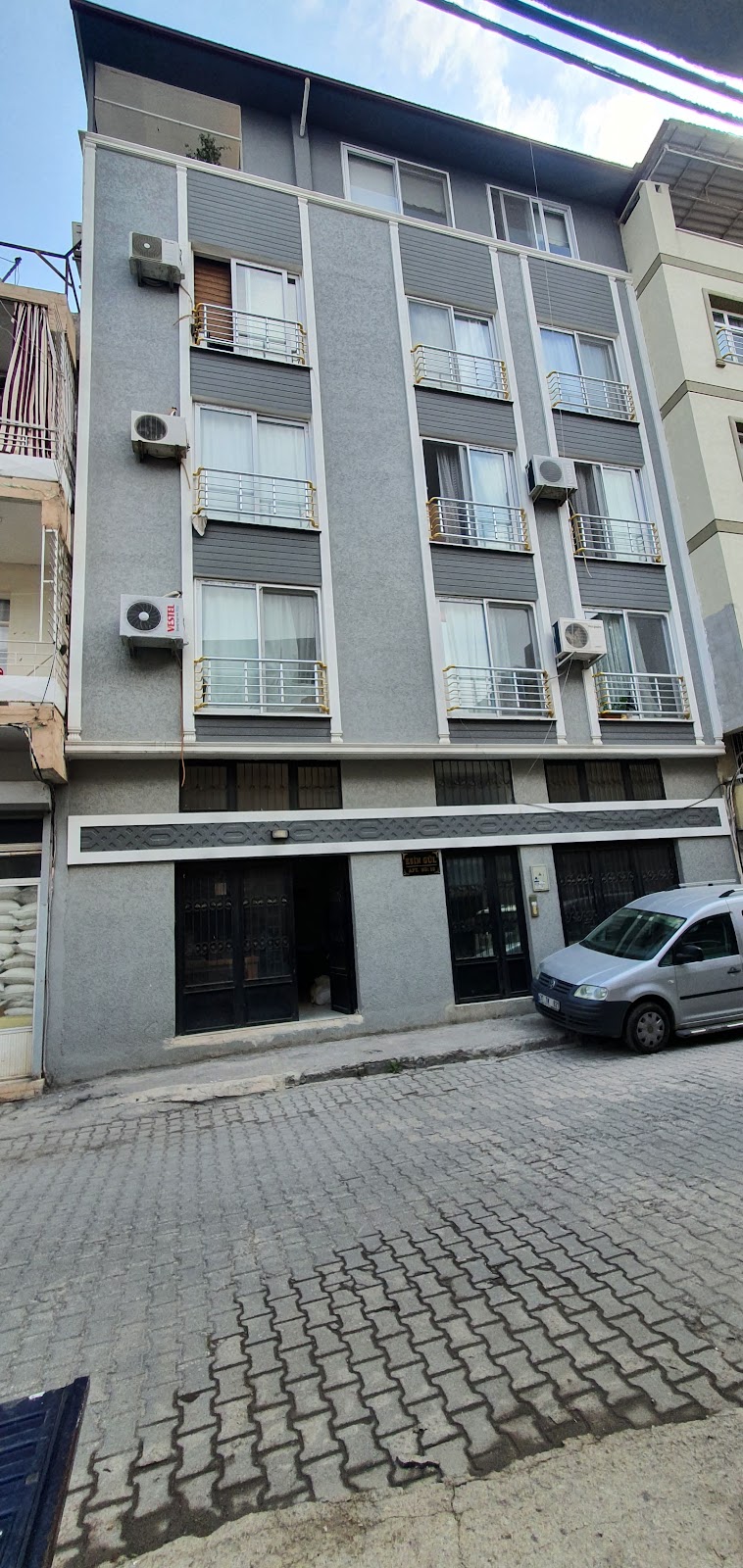 FULL INSAAT & MUTEAHHITLIK Logo