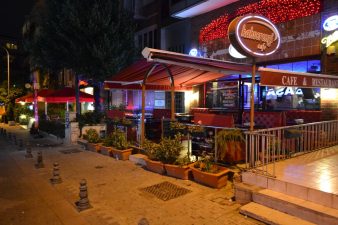 kahverengi cafe