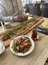 Kardeşler Etli Ekmek Salonu