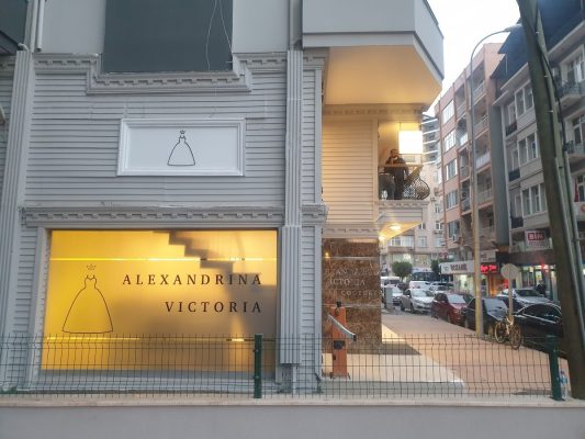 Alexandrina Victoria Gelinlik