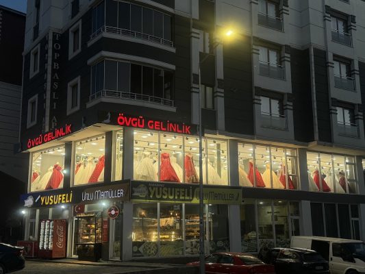 Övgü Gelinlik Kars