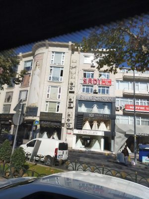 Fatih Gelinlikçiler Çarşisi