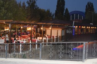 kahverengi cafe