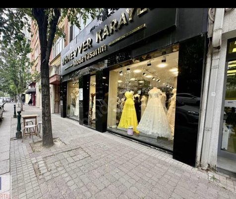 Münevver Karayel Moda Tasarım