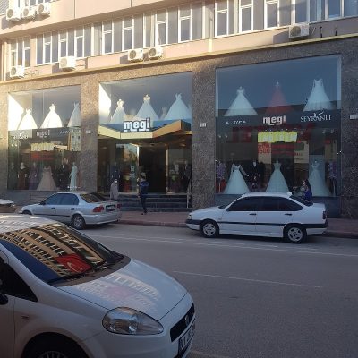 Megi Gelinlik